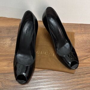 GUCCI leather bondage heels 37